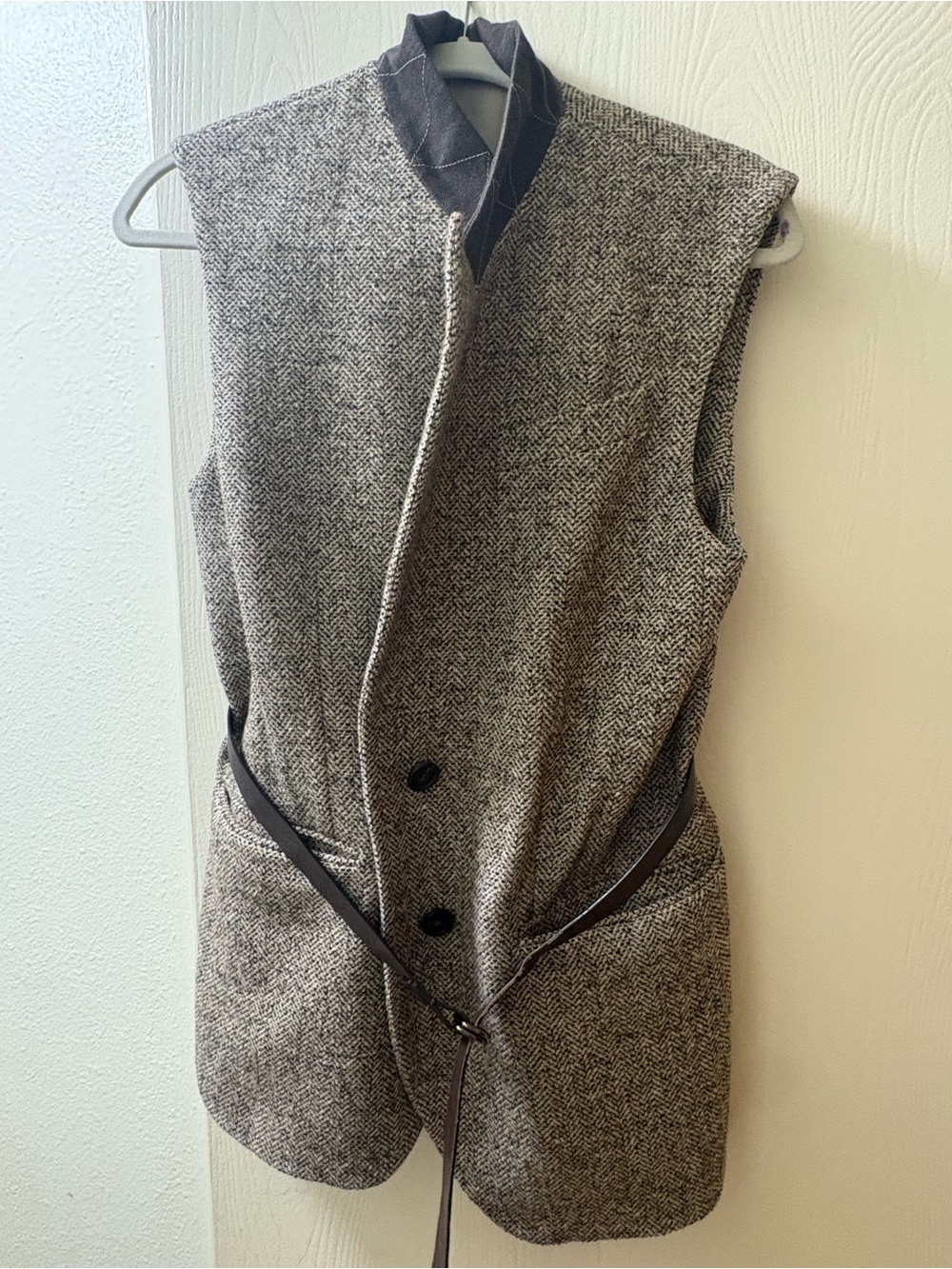 Brunello Cucinelli Gray Herringbone Wool Sleeveless Vest